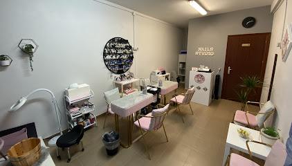 Nails studio uñas - Opiniones y Contacto