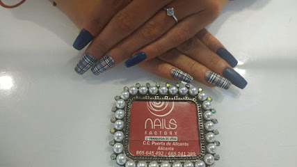 NAILS FACTORY PUERTA DE ALICANTE - Opiniones y Contacto