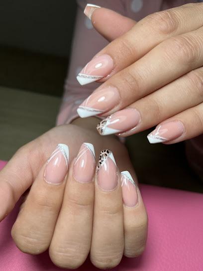 Salon de Uñas Neftali Torres - Opiniones y Contacto