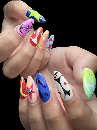 Horny Nails Studio - Opiniones y Contacto