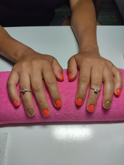 Uñas Carolina - Opiniones y Contacto